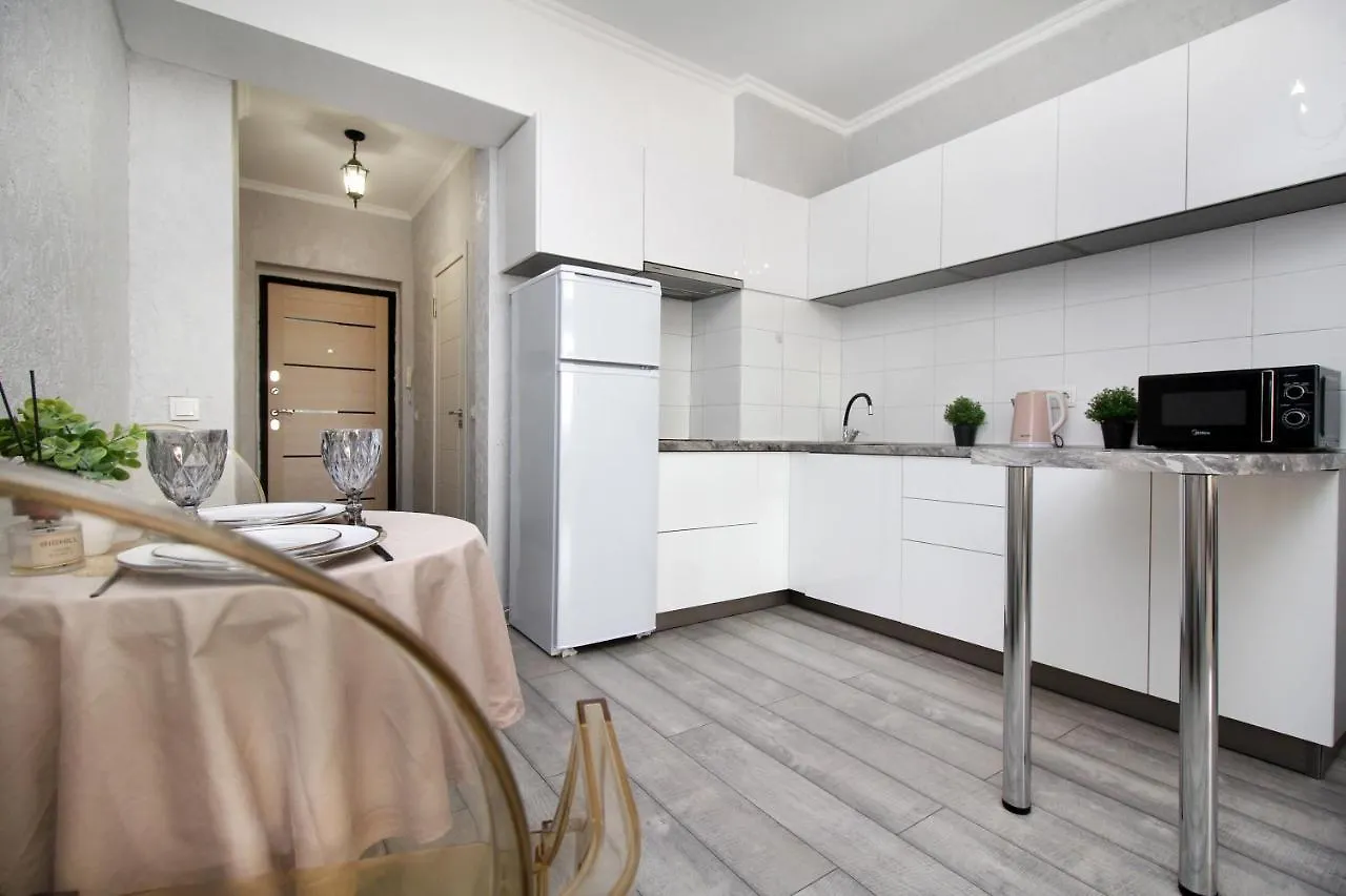 Студия, Центр, С Ярким Акцентом. Almaty Apartment